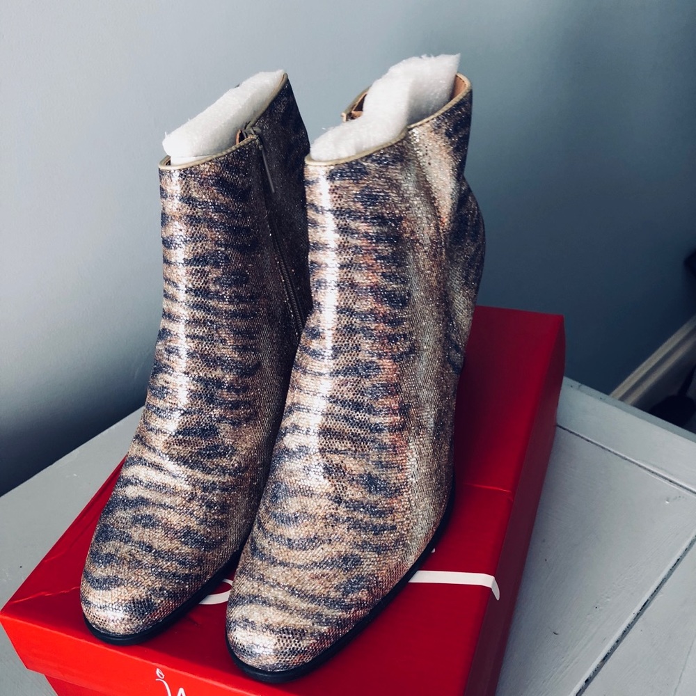 Impo sequin boots - never worn -   Perfect